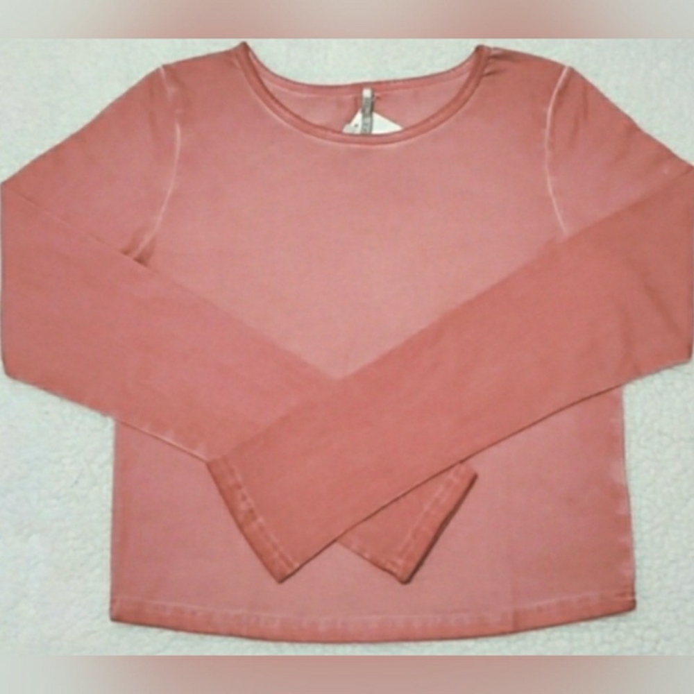 ♦️BKE Core, Curved Hem Crop Top♦️